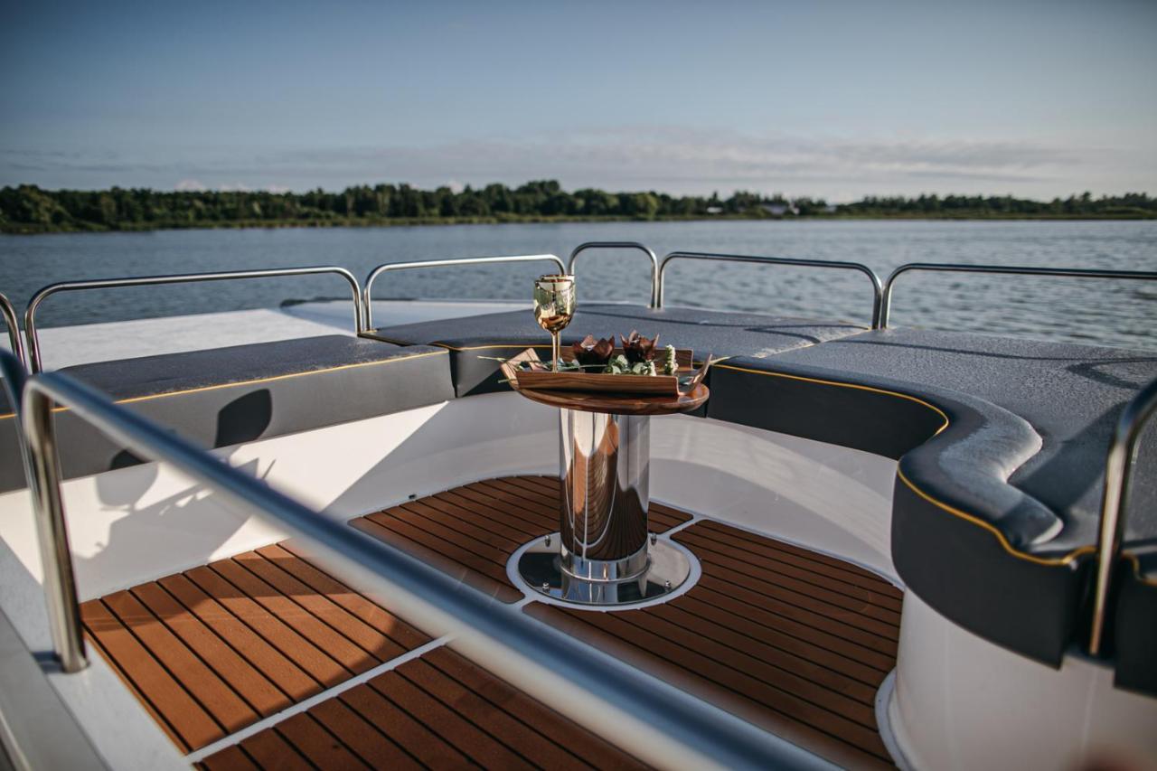 Отель Myhouseboat 2 Мербише-ам-Зее Экстерьер фото